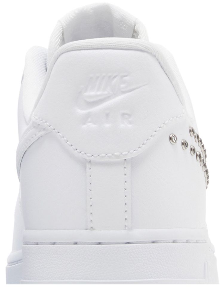 Nike Wmns Air Force 1 07 Studded Swoosh