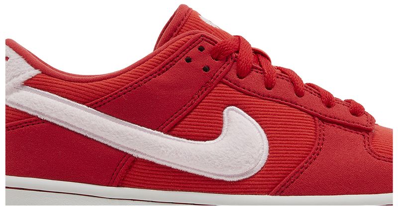 valentine's day dunks gs