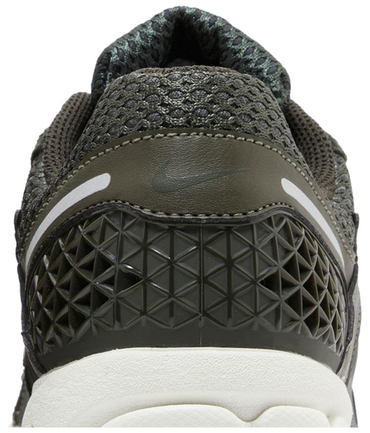 Nike Wmns Air Zoom Vomero 5 Sequoia