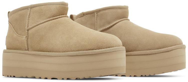 Wmns Classic Ultra Mini Platform Boot Mustard Seed