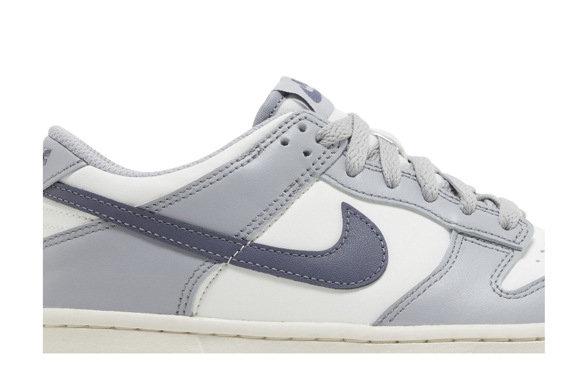 dunk platinum stockx