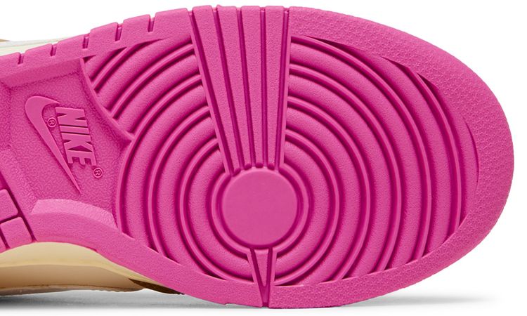 Nike Wmns Dunk Low SE Dance Pack   Bronzine Pink