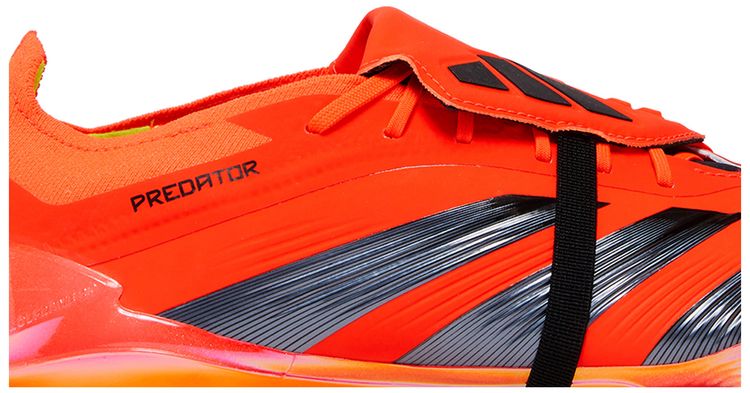 Predator Elite Foldover Tongue FG Predstrike Pack