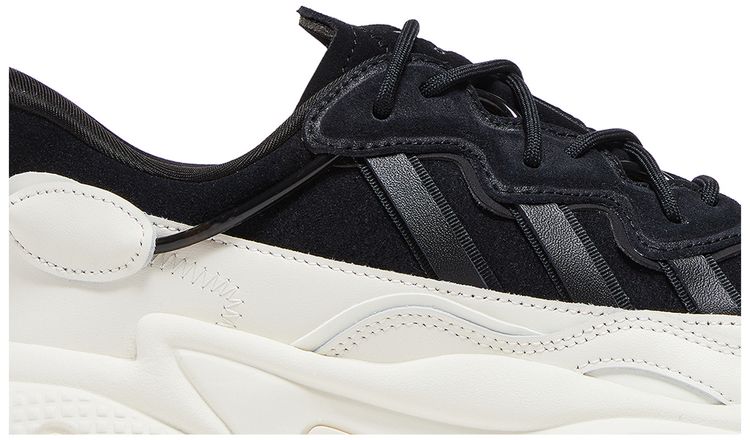 Ozweego Black Off White