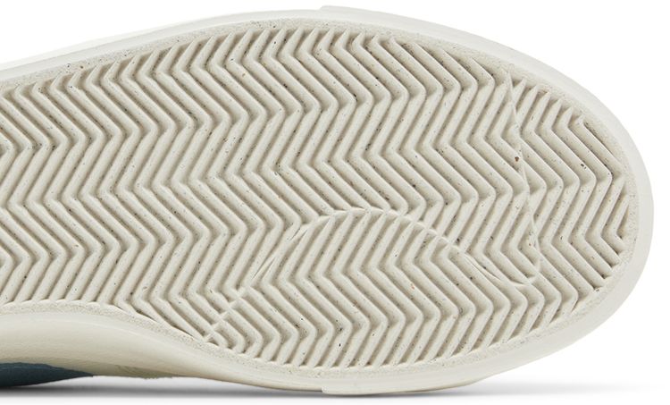 Blazer Court Mid Premium SB Barely Green