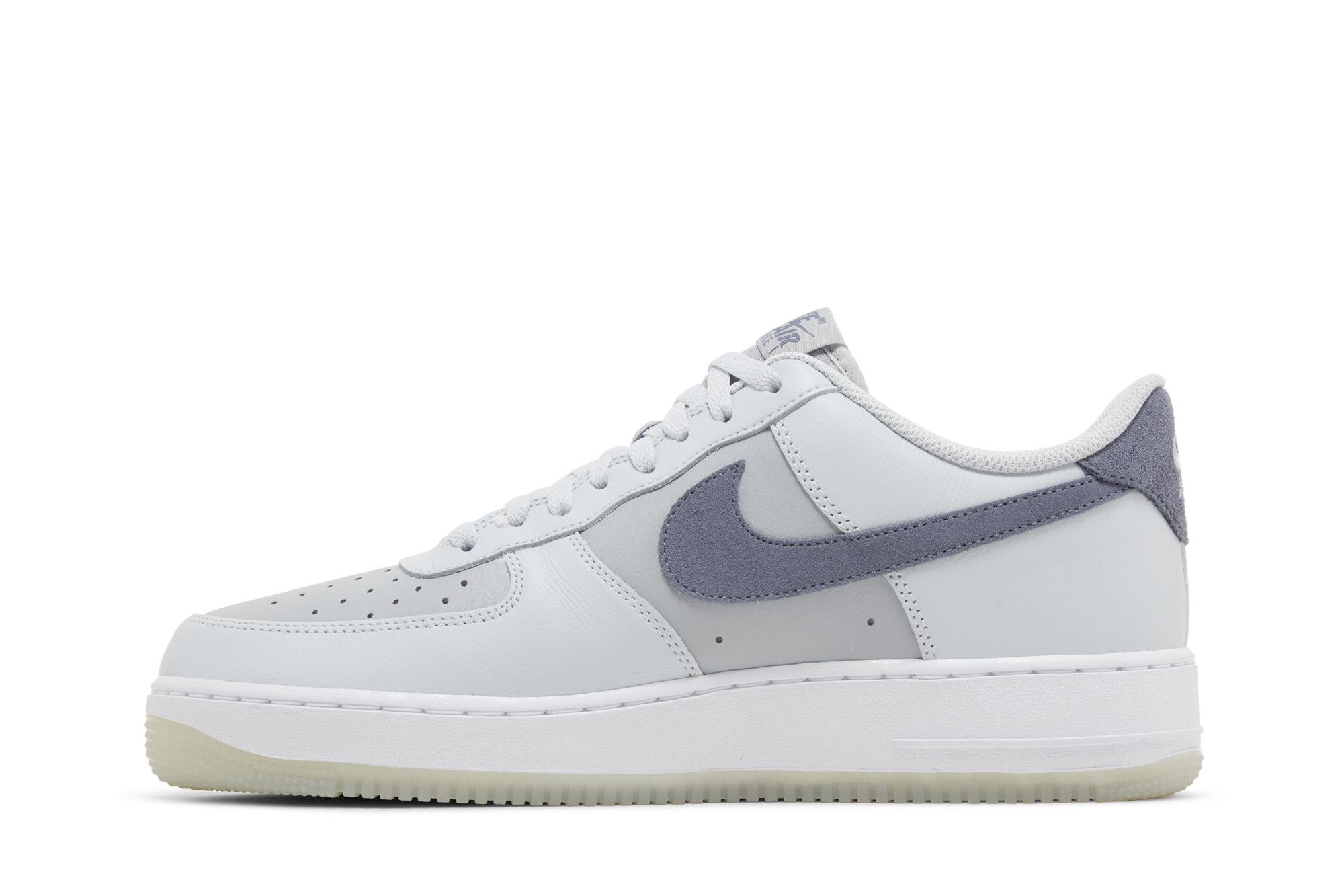 Achetez des Air Force 1 07 LV8 Pure Platinum Light Carbon FJ4170 001 GOAT FR