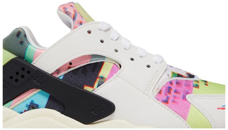 Nike Wmns Air Huarache Pixel