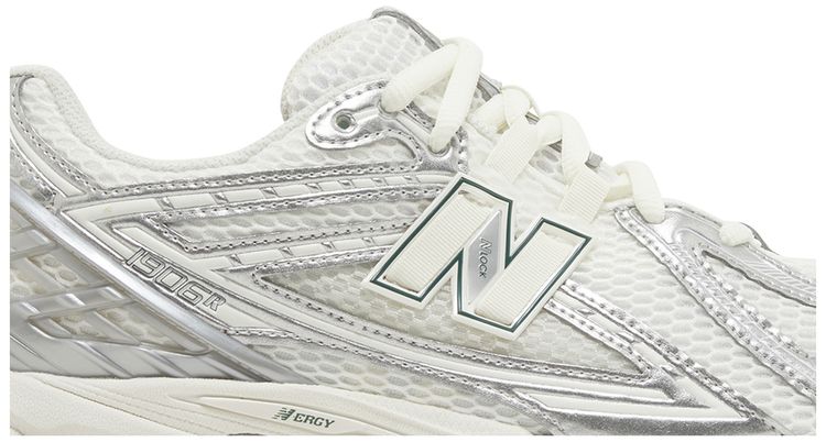 1906R Silver Metallic Cream