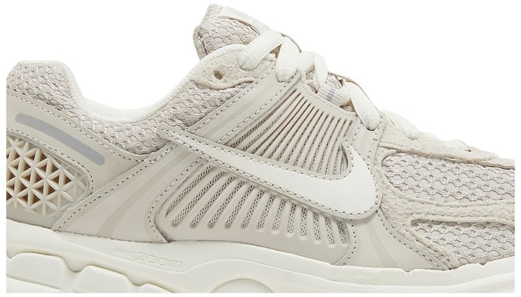 Nike Wmns Air Zoom Vomero 5 Light Orewood Brown