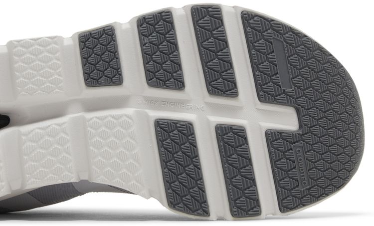 ON Wmns Cloudrunner Wide White Frost