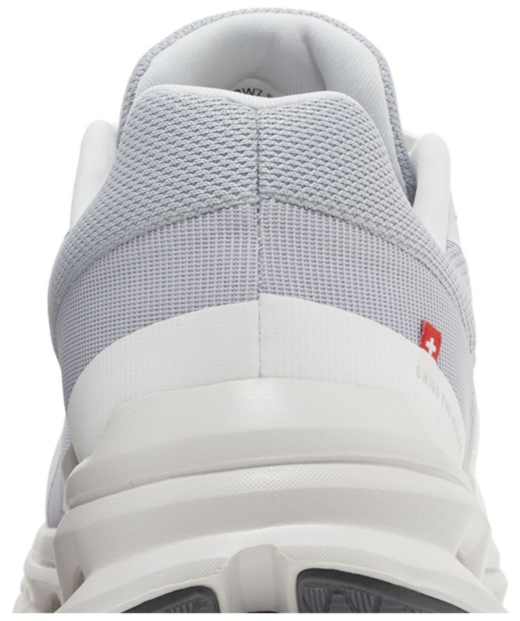 ON Wmns Cloudrunner Wide White Frost