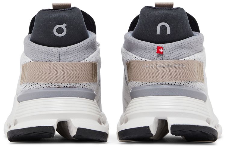 ON Wmns Cloudnova White Sand