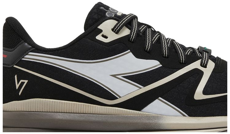 Diadora Atomo V7000 Black Smoke Grey