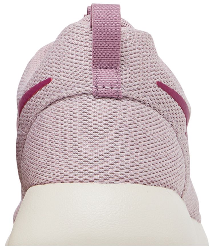 Nike Wmns Roshe One Plum Chalk