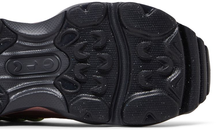 Nike Wmns Air Max Flyknit Venture Bronzine Smokey Mauve