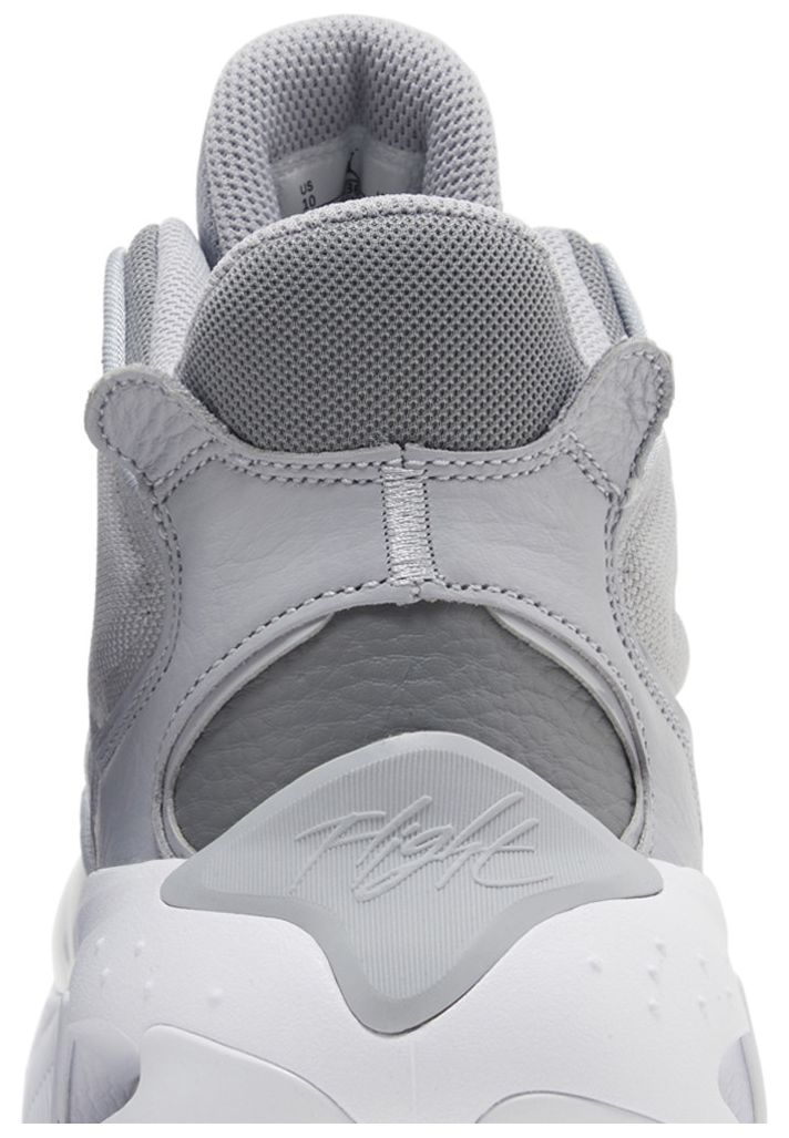 Air Jordan Max Aura 4 Wolf Grey