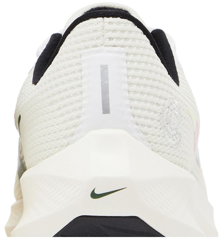 Nike Wmns Air Zoom Pegasus 40 All Petals United