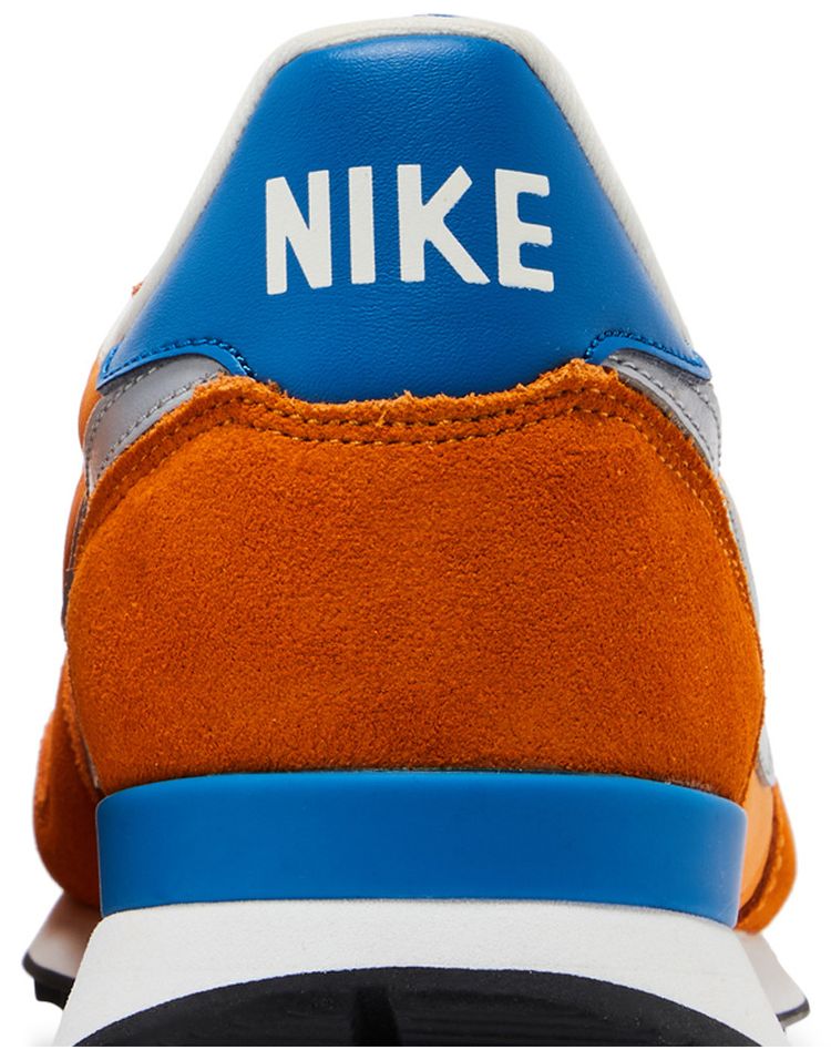 Nike Internationalist Kumquat