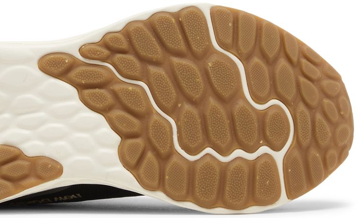 New Balance Wmns Fresh Foam Arishi v4 Wide Black Gold Gum