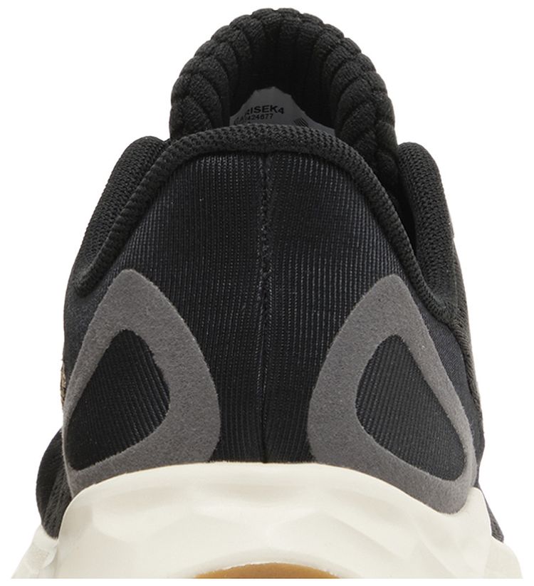 New Balance Wmns Fresh Foam Arishi v4 Wide Black Gold Gum