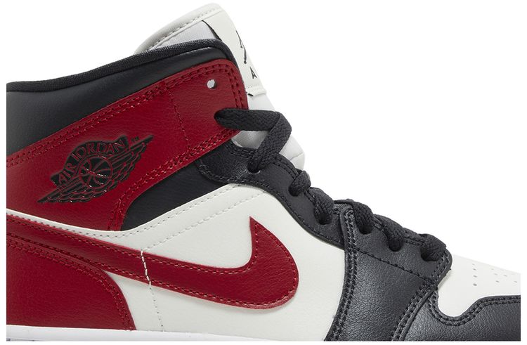 Wmns Air Jordan 1 Mid Black Toe
