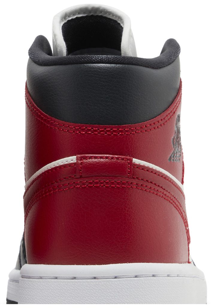 Wmns Air Jordan 1 Mid Black Toe