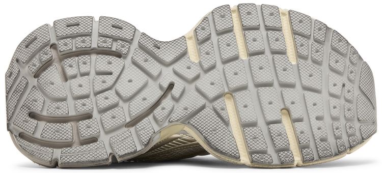 Balenciaga Wmns 3XL Sneaker Worn Out   Light Beige