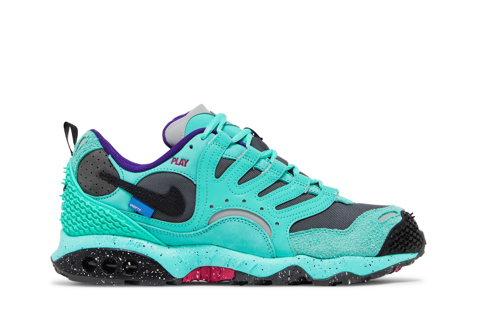 Buy Undefeated x Air Terra Humara 'Light Menta' - FN7546 301