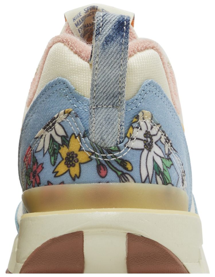 Nike Wmns Air Max Dawn Coconut Milk University Gold