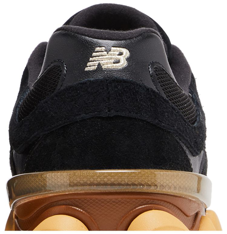 9060 Black Royal Gum