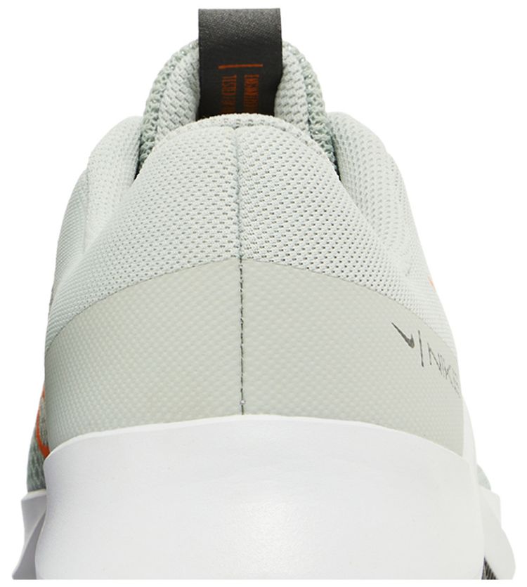 Nike MC Trainer 2 Light Silver Bright Mandarin