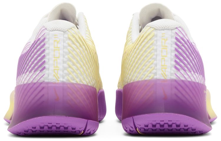 Wmns NikeCourt Air Zoom Vapor 11 HC White Fuchsia Dream