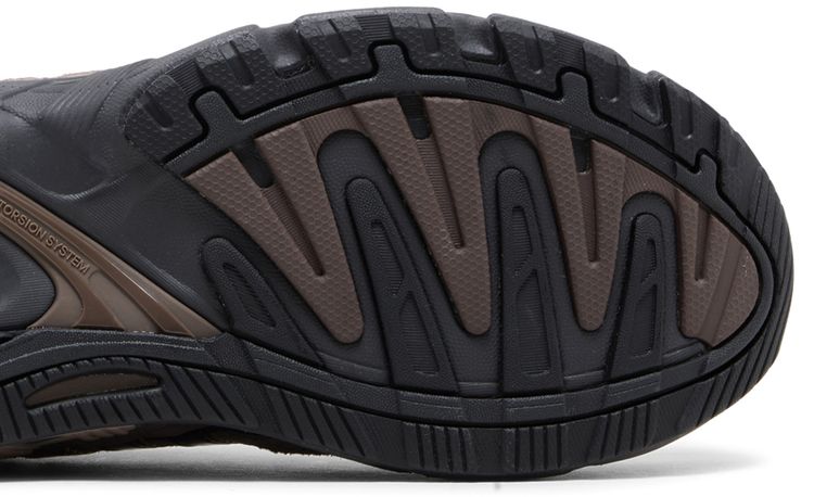 Adidas Response CL Earth Strata Carbon