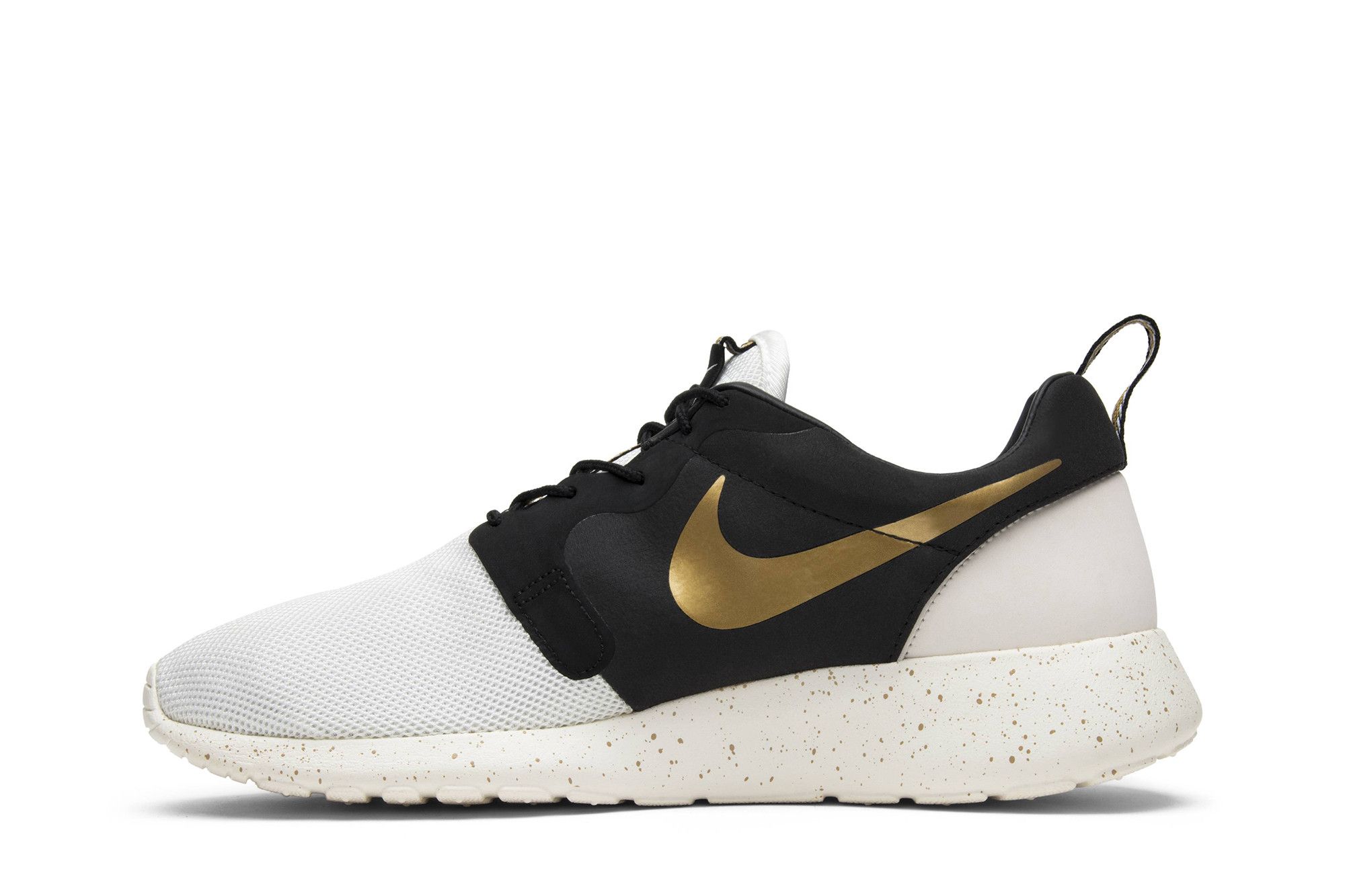 Buy Roshe One Gold Trophy 669689 100 GOAT