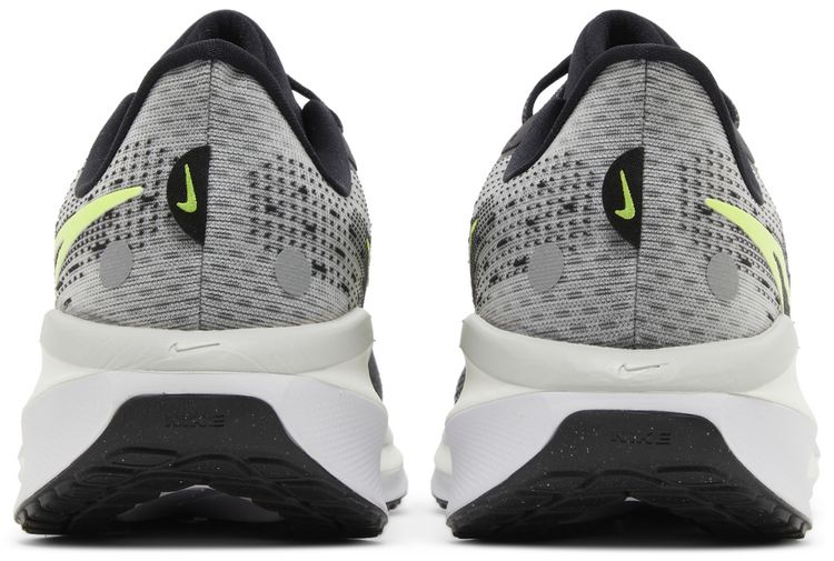 Nike Vomero 17 Black Volt