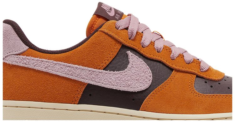 Nike Wmns Air Force 1 07 Magma Orange