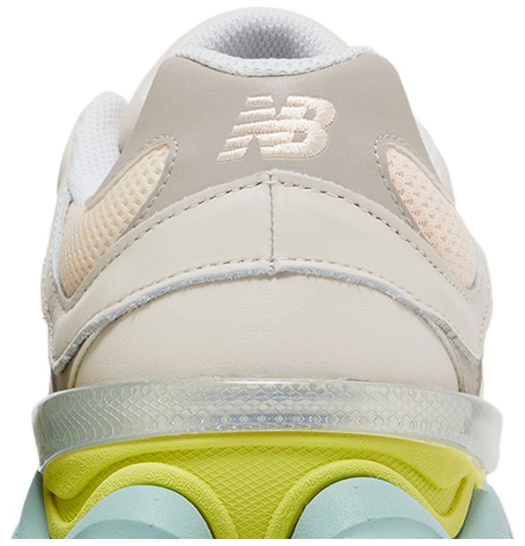 New Balance 9060 Moonbeam Vintage Rose