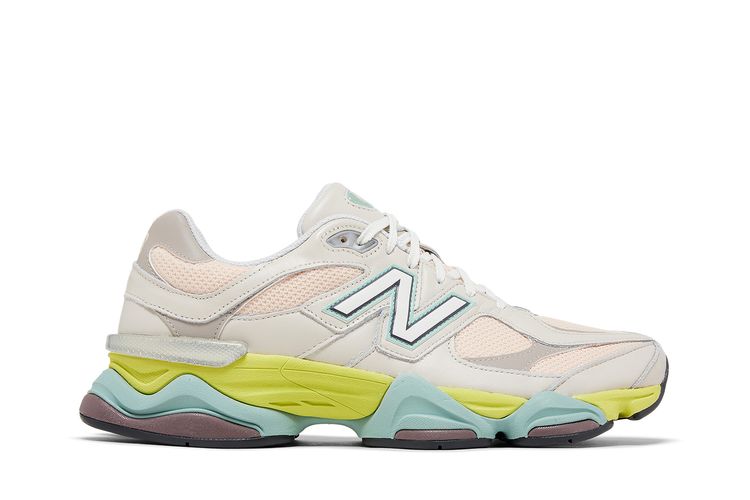 Buy 9060 'Moonbeam Vintage Rose' - U9060GCB | GOAT UK