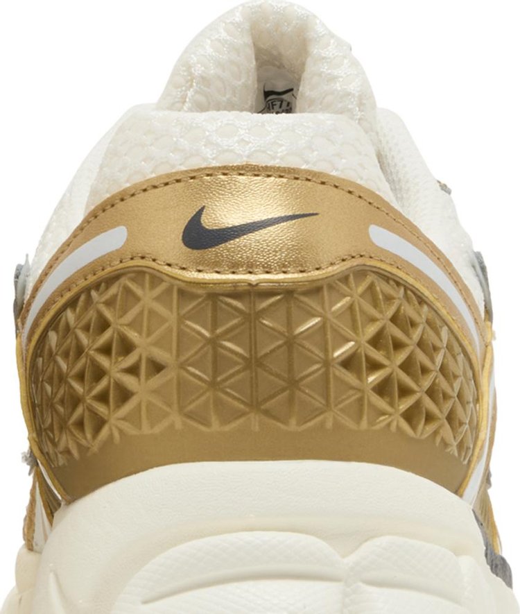 Wmns Air Zoom Vomero 5 Metallic Gold