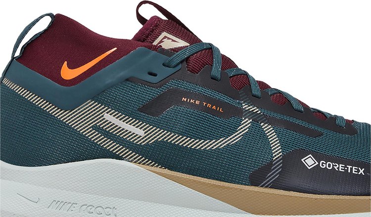 React Pegasus Trail 4 GORE TEX Deep Jungle Night Maroon