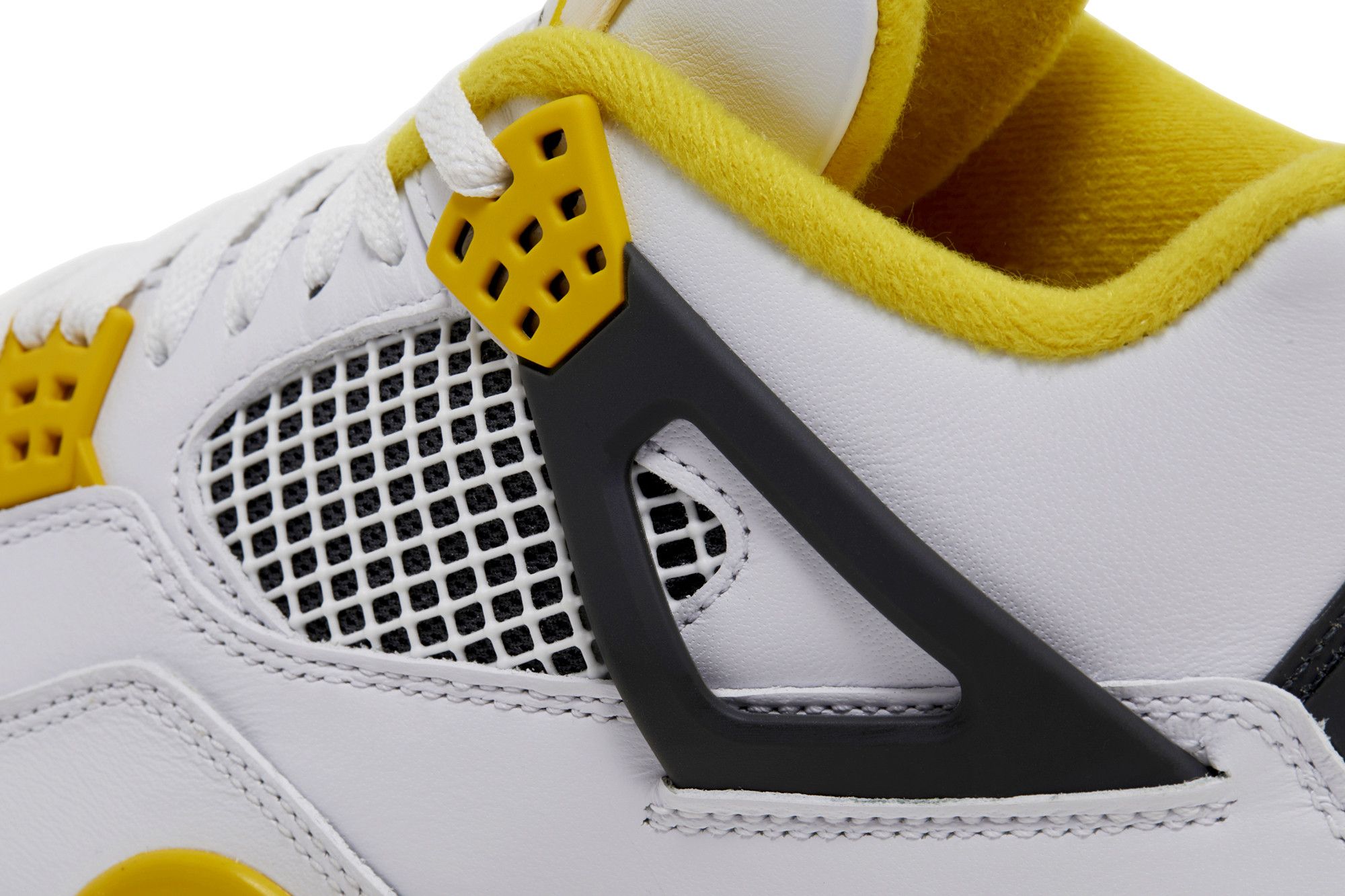 シューズ(男性用) Nike Air Jordan 4 Retro \"Vivid Sulfur\" Women's Air Jordan 4 'Vivid Sulfur' (AQ9129-101) Release