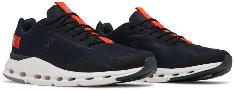 ON Cloudnova Form Black Flame