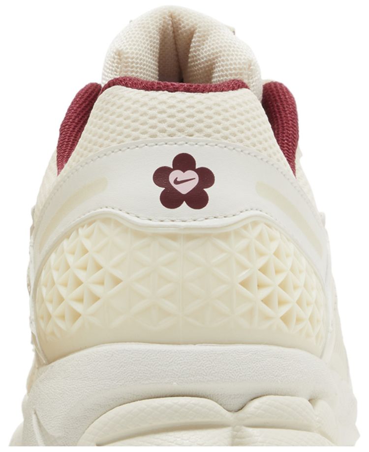 Nike Wmns Air Zoom Vomero 5 Valentines Day