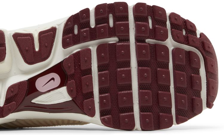 Nike Wmns Air Zoom Vomero 5 Valentines Day