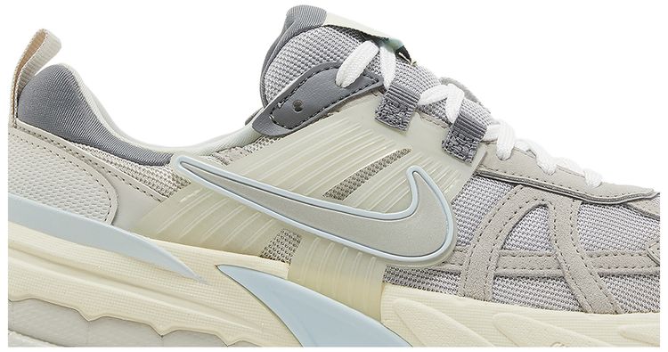 Nike Wmns V2K Run Light Bone Iron Ore