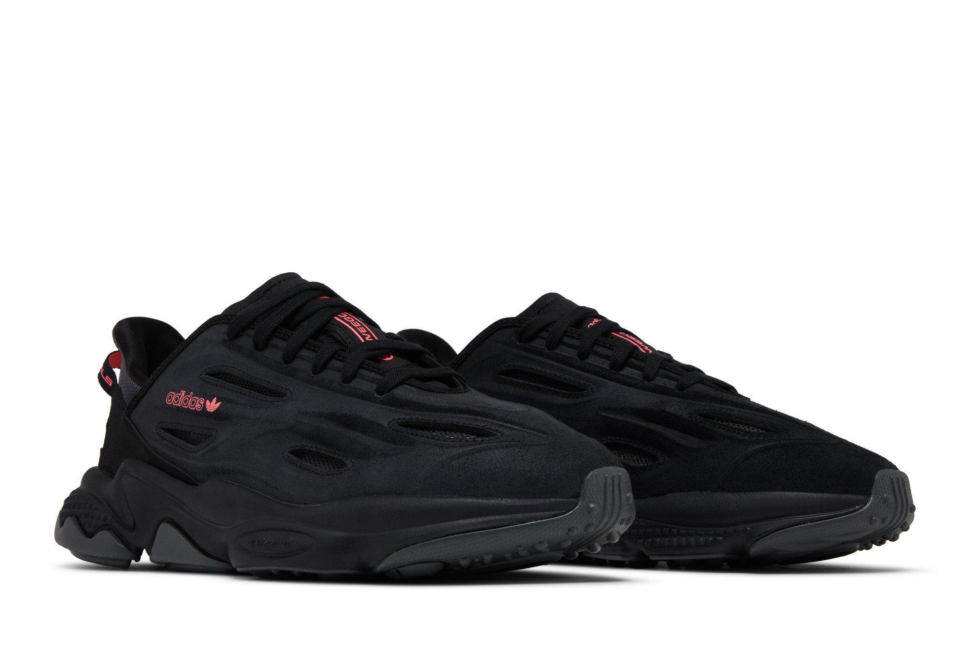 Achetez des Ozweego Celox Black Turbo GX3332 GOAT CA