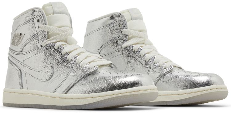 Wmns Air Jordan 1 Retro High OG Chrome