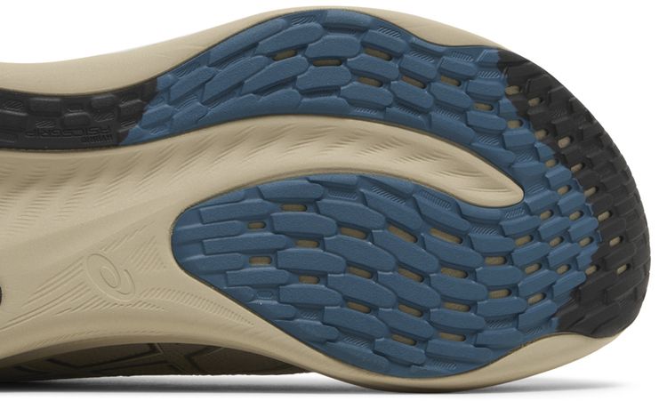 Gel Nimbus 26 Feather Grey Black