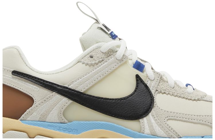 Wmns Air Zoom Vomero 5 Designed by Japan