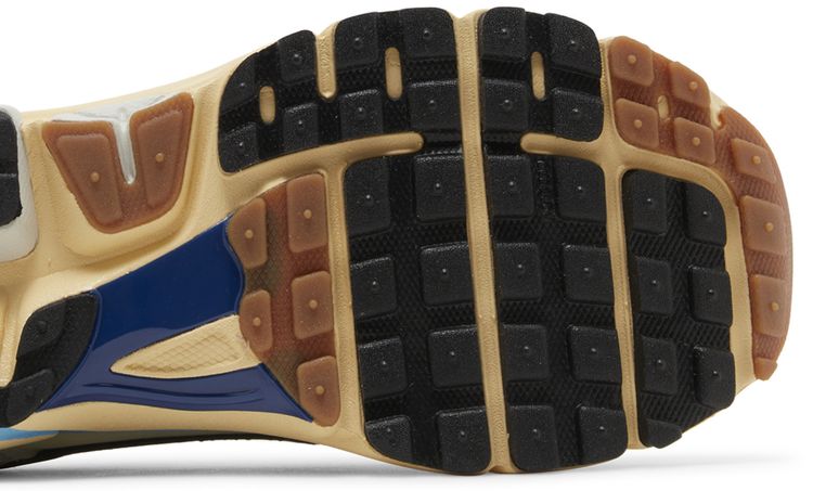 Wmns Air Zoom Vomero 5 Designed by Japan